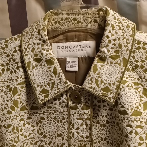 FINAL PRICE NWOT DONCASTER olive/white crocheted/laced designed l/s jacket 16 - Picture 2 of 16